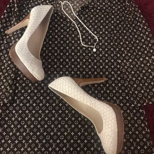 👠Calvin Klein beautiful leather sneakers🌻👠